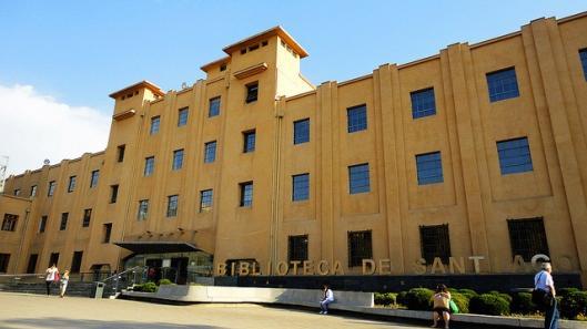 Frontis de la Biblioteca de Santiago