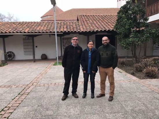 Mario Henríquez, Director (S) Museo Regional de Rancagua, Iris Moya, arqueóloga asociada de CDBP  y Francisco Mora, encargado de colecciones.